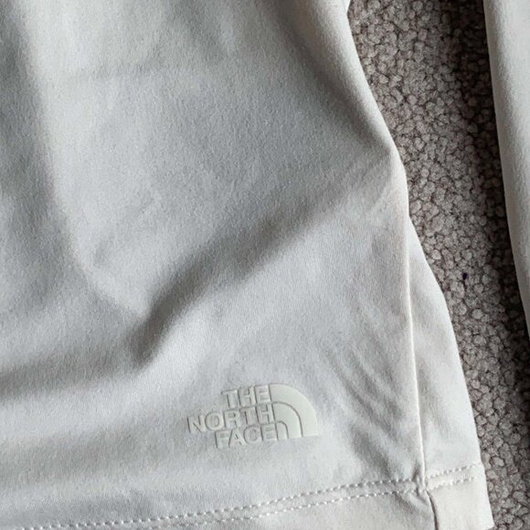The North Face medium size crop top white/cream - Picture 7 of 10